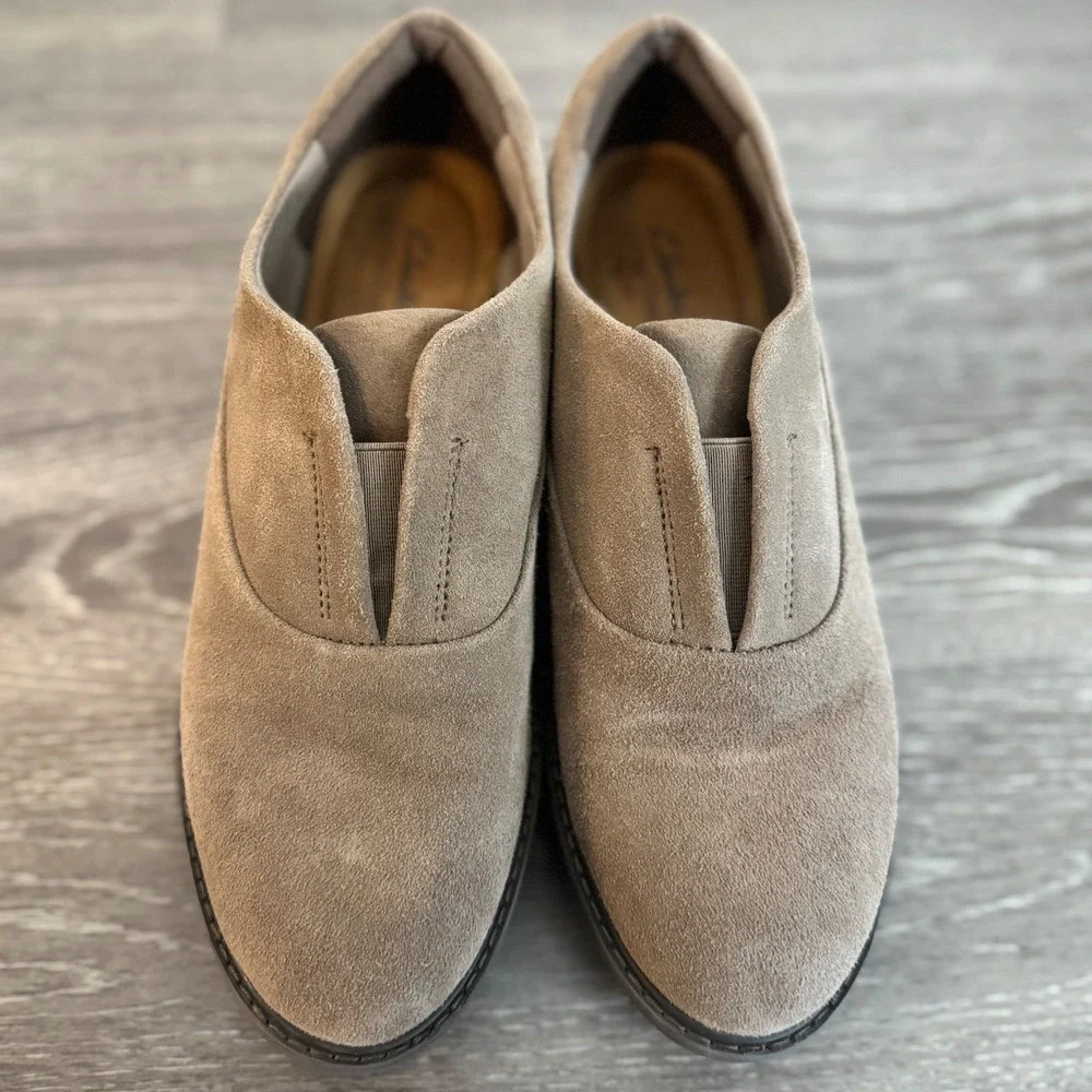 Clarks Women's Airabell Sky Slip-On‎ Shoes Gris Beige Suede Size 11M Comfort